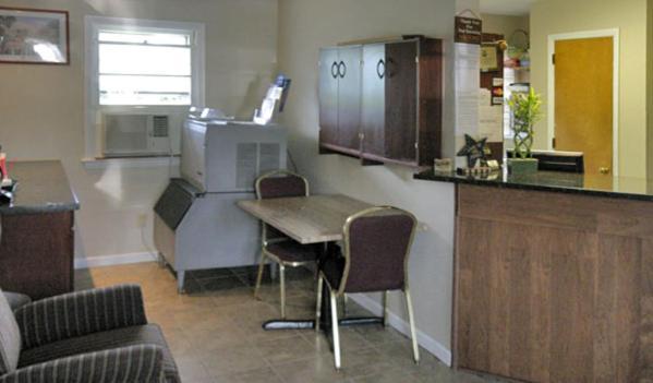 Budget Host Inn New Berlinville Екстер'єр фото